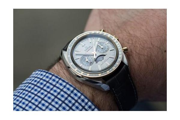 Omega Speedmaster Moonphase Chronograph