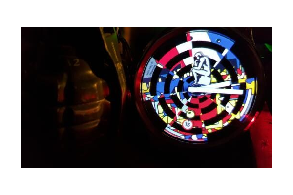 Sadurday - Animated Backplate that aligns itself while Rotating