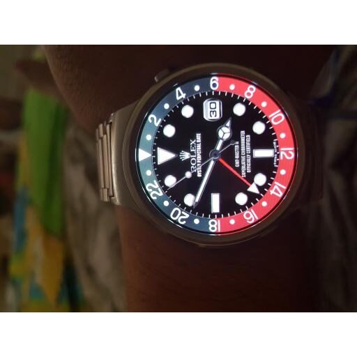 Egy GMT Red con movimento ghiera