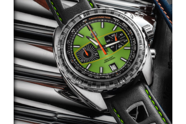 Straton Syncro Dark with uColor